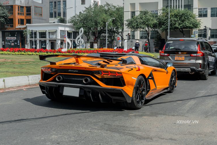 Lamborghini Aventador SVJ Roadster hon 50 ty lan banh o TP HCM-Hinh-7