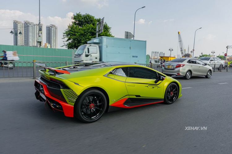 Tom gon sieu xe Lamborghini Huracan “hang khung” nha Doan Di Bang-Hinh-2