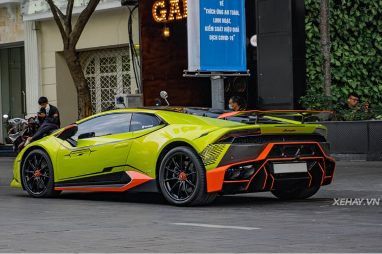 Tom gon sieu xe Lamborghini Huracan “hang khung” nha Doan Di Bang-Hinh-3