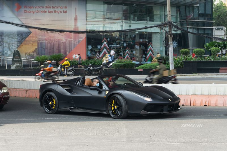 “Trum” nha thuoc Pharmacity “chot ha” nam 2021 bang viec tau them Ferrari 488 Spider-Hinh-3