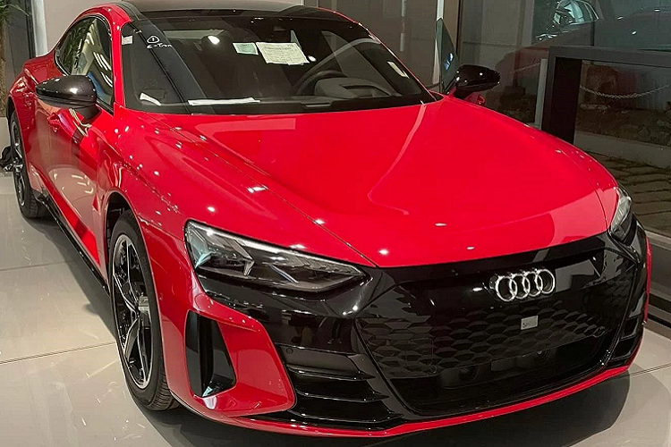 Audi e-tron GT 2022 sap ban tai Viet Nam, Porsche Taycan de chung?