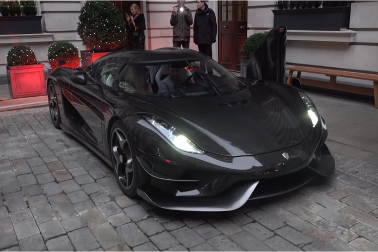 Koenigsegg Regera “bang xuong bang thit”, than vo do full carbon