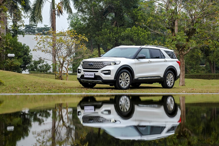 Ford Explorer 2022 ve Viet Nam dat khach, 