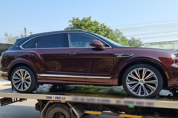 Bentley Bentayga V8 hon 21 ty dau tien ve nha dai gia Binh Duong-Hinh-2