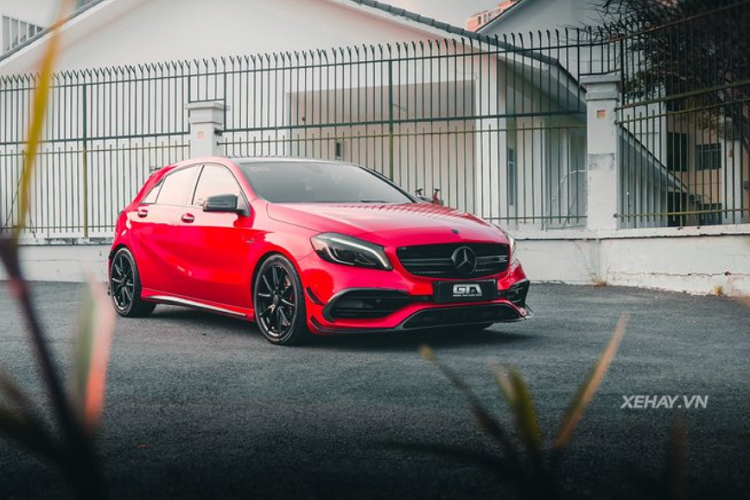 Mercedes-Benz A45 AMG hang hiem tai Viet Nam “thay ao” do don Tet-Hinh-2