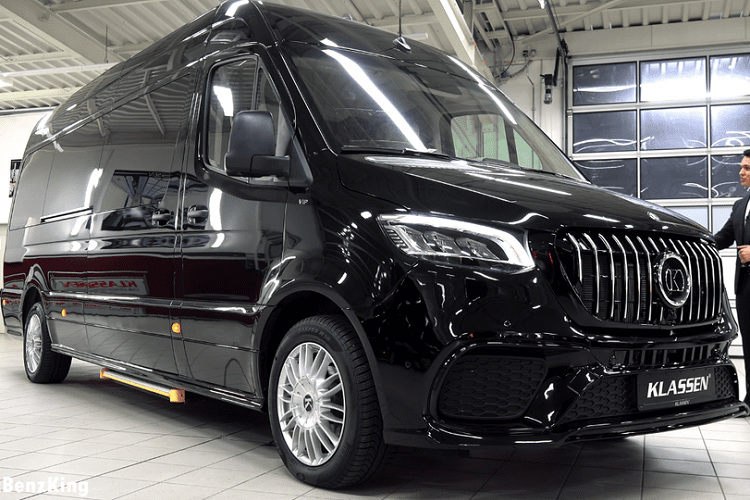 Klassen Mercedes Sprinter VIP - xe van cuc sang, co ca TV va PS5