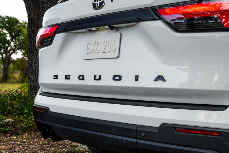 Toyota Sequoia TRD Pro 2022 - SUV viet da co lon trinh lang-Hinh-9