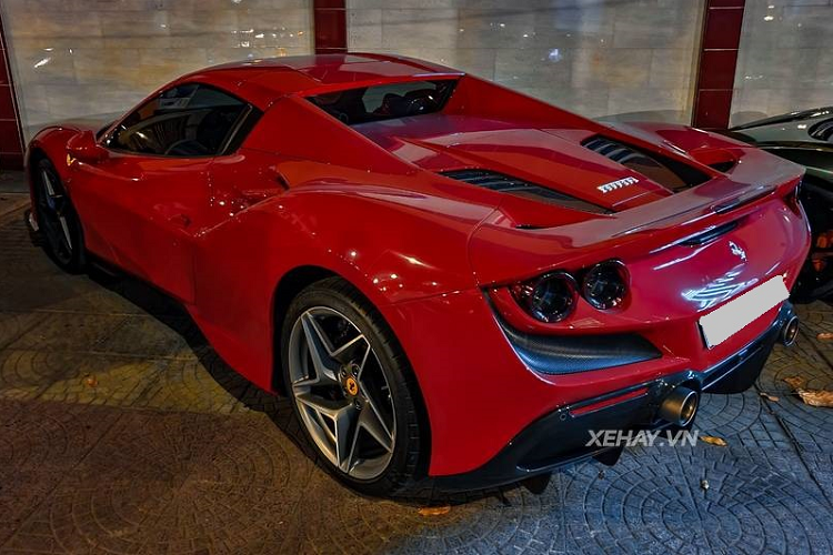 Ferrari F8 Spider hon 20 ty “tha dang” o Sai Gon truoc gio don Tet-Hinh-7