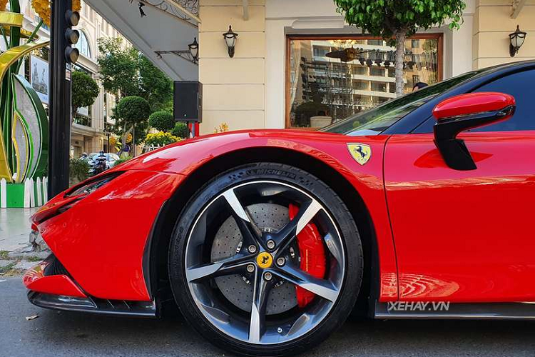 Ferrari SF90 Stradale hon 30 ty xuong pho Sai thanh dau xuan-Hinh-6