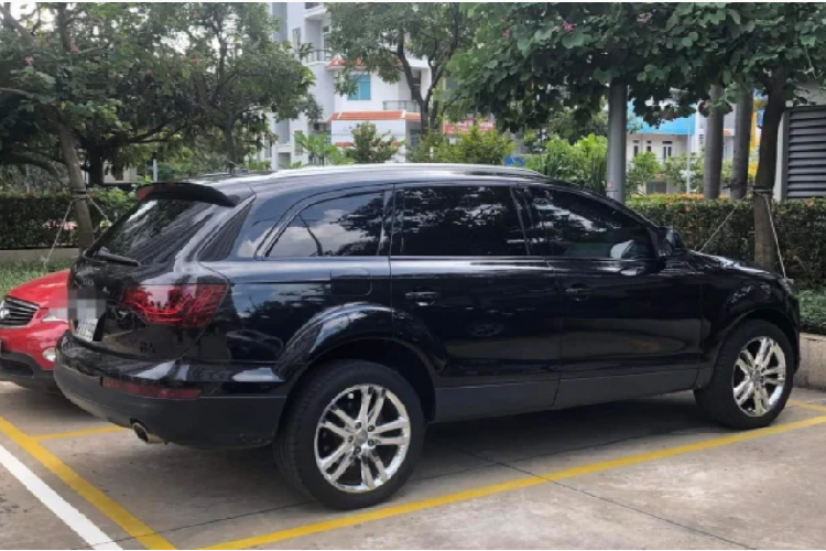 Co nen mua Audi Q7 chay gan 15 nam, chi 499 trieu o Sai Gon?-Hinh-2