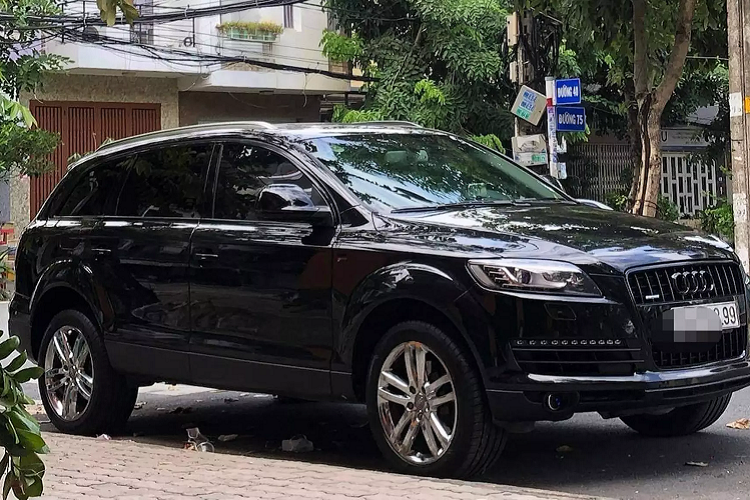 Co nen mua Audi Q7 chay gan 15 nam, chi 499 trieu o Sai Gon?