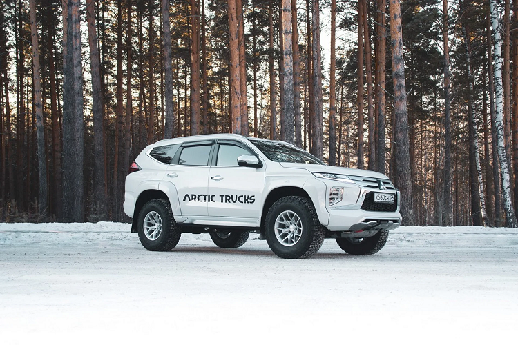 Mitsubishi Pajero Sport ham ho voi goi do offroad Artic Trucks-Hinh-3