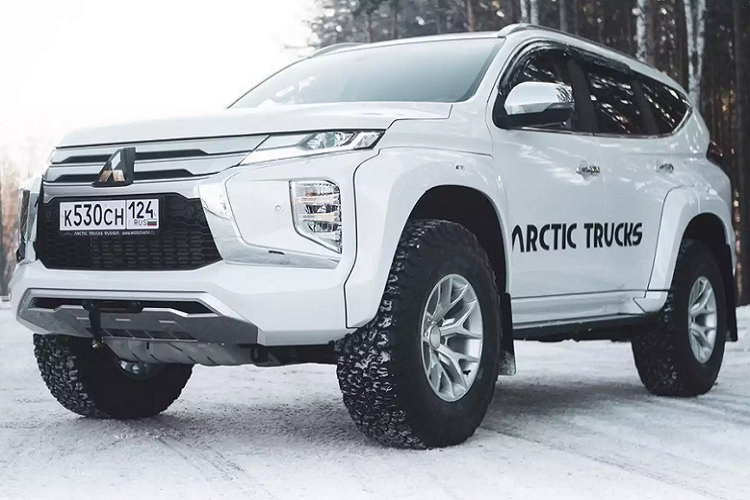 Mitsubishi Pajero Sport ham ho voi goi do offroad Artic Trucks