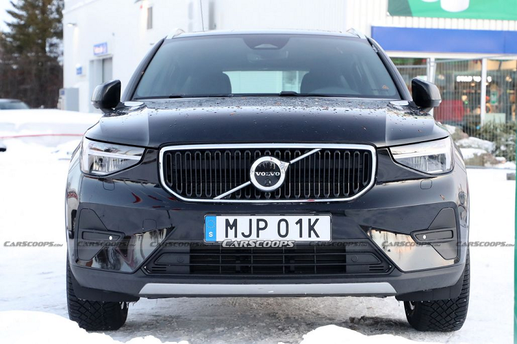 Volvo XC40 2023 lo dien, Mercedes-Benz GLA va BMW X1 