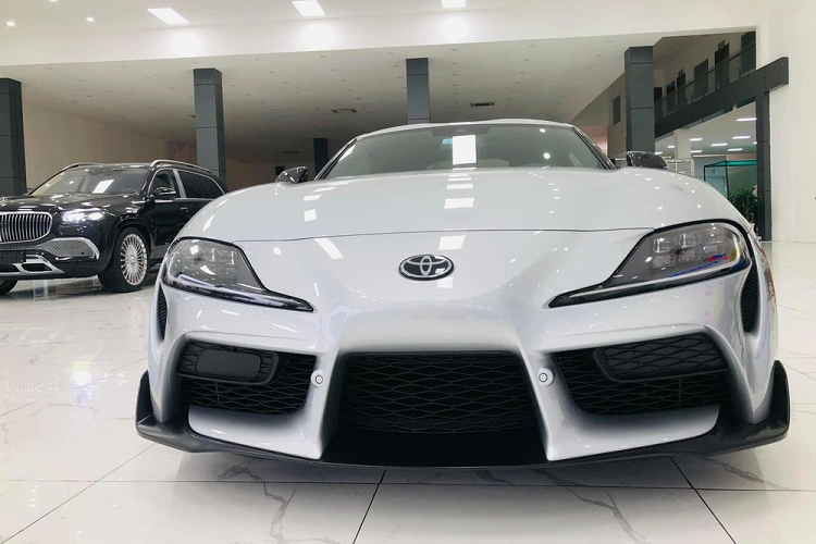 Toyota GR Supra tung bi 