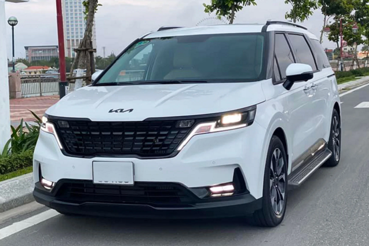 Kia Carnival 2022 len san xe cu Viet, chao ban hon 1,3 ty dong-Hinh-2