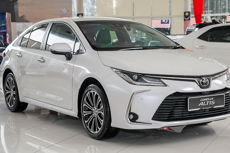 Toyota Corolla Altis 2022 ve Viet Nam, tu khoang 750 trieu dong?