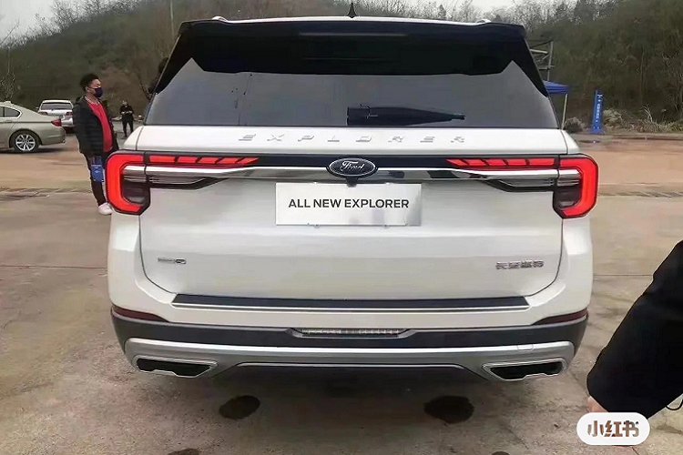 Ford Explorer 2023 o Trung Quoc co gi khac so voi Viet Nam?-Hinh-2