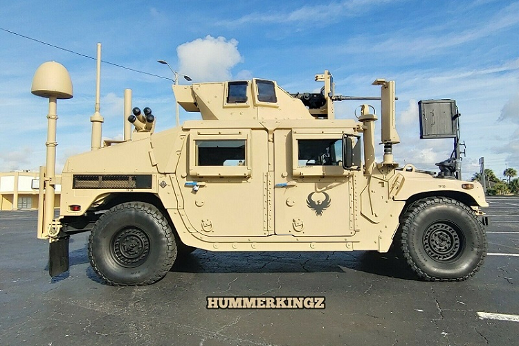 Humvee M1151A1 quan su duoc rao ban tren eBay, gia 4,3 ty dong-Hinh-3