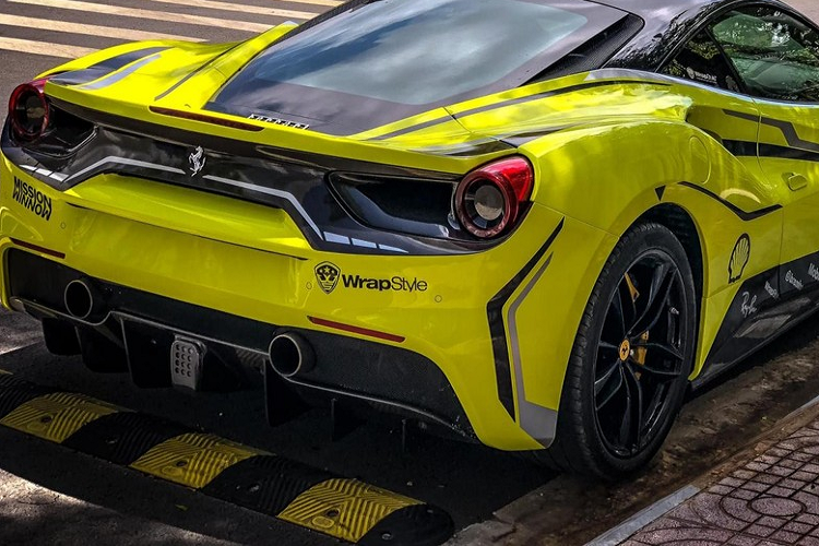 Ferrari 488 GTB hon 15 ty cua dan choi Bac Lieu 