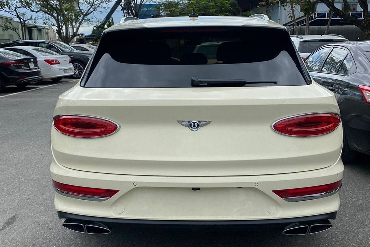 Dai gia Binh Thuan tau SUV Bentley Bentayga hon 18 ty dong-Hinh-3