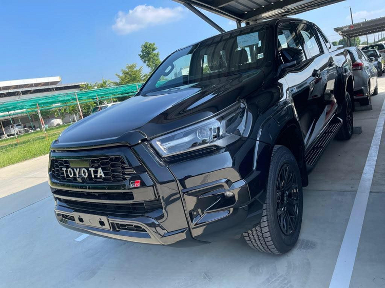 Toyota Hilux chay hang, khach Viet phai cho den thang 6/2022-Hinh-4