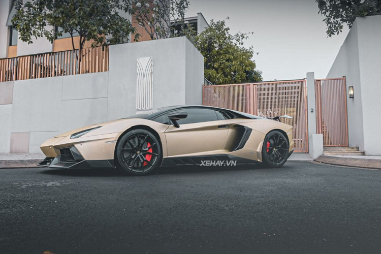 Lamborghini Aventador SVJ hon 50 ty mau sieu hiem tai Viet Nam-Hinh-8