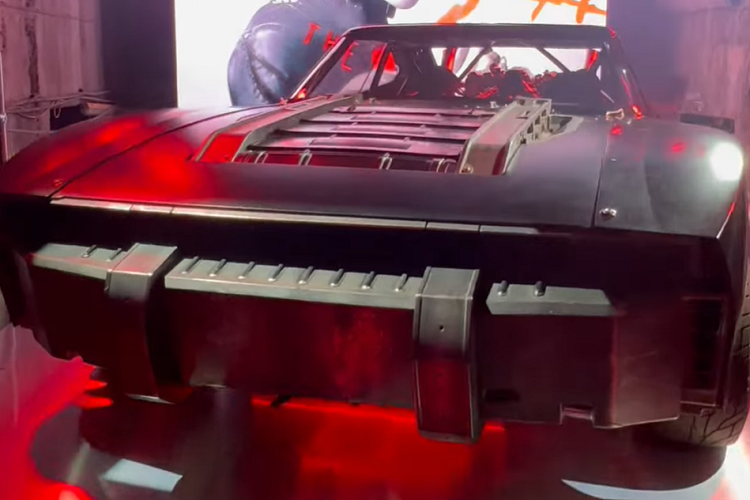 Chiec Batmobile dong co V8 se gop mat trong “The Batman” 2022-Hinh-6