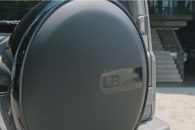 Suzuki Jimny “gia cay” Mercedes G63 sang chanh nho Liberty Walk-Hinh-3