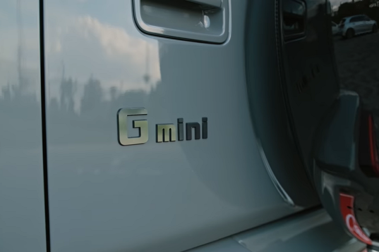 Suzuki Jimny “gia cay” Mercedes G63 sang chanh nho Liberty Walk-Hinh-5