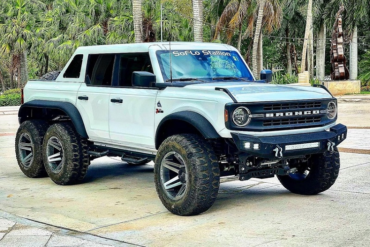 Ford Bronco hoa “quai thu 6 chan” sieu ham nho tay Apocalypse