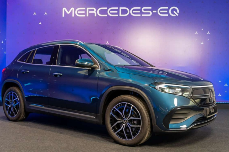 Mercedes-Benz EQA 2022 ra mat Dong Nam A, tu 1,5 ty dong-Hinh-2