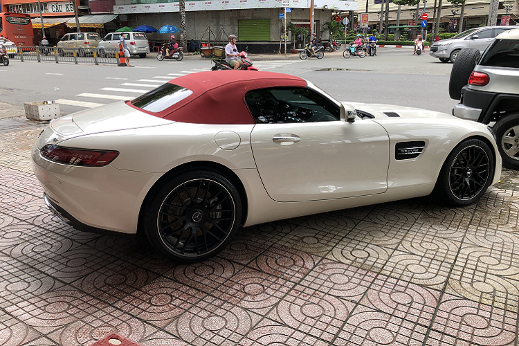 Mercedes-AMG GT Roadster 