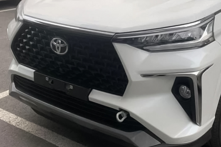 Toyota Veloz Cross 2022 ve dai ly Viet Nam, khoang 650 trieu dong-Hinh-3