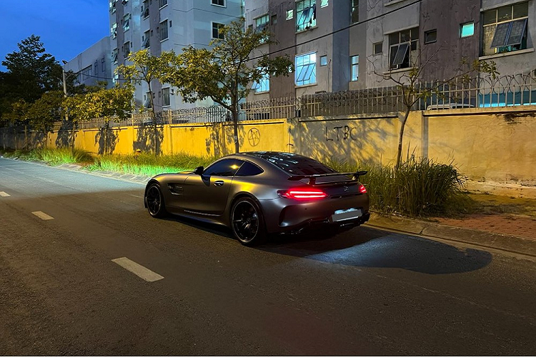 Mercedes-AMG GT R hon 11 ty dong 