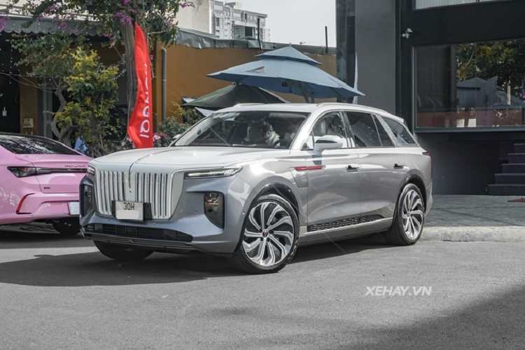 “Cham mat” xe Hongqi E-HS9 Trung Quoc gan 3,7 ty tai Sai Gon-Hinh-2