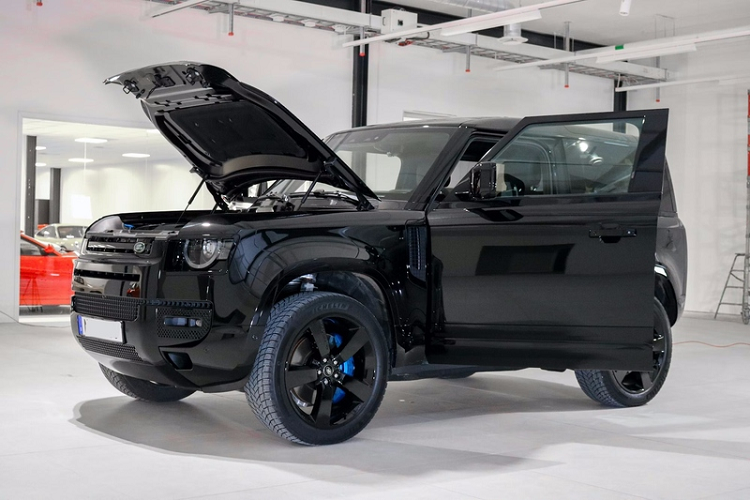 Dau gia Land Rover Defender V8 Bond Edition, hien da 2,6 ty dong-Hinh-3