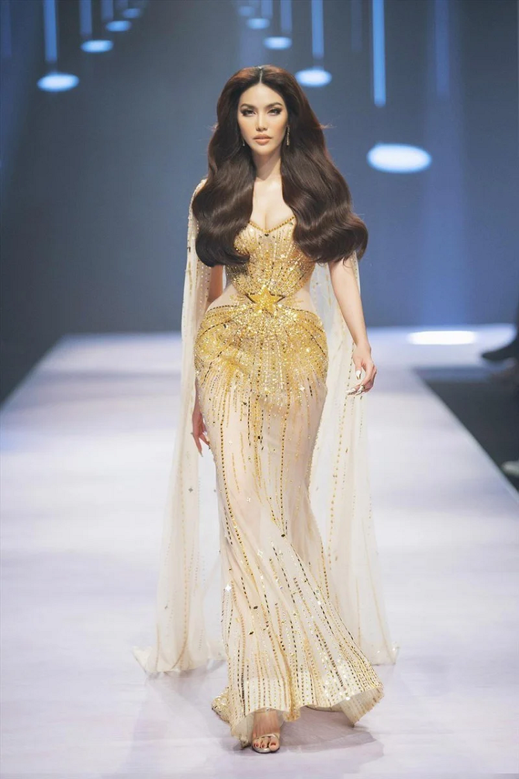 Diem danh nhung thiet ke kho catwalk cua sao Vbiz-Hinh-10