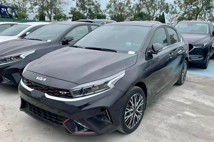 Kia K3 GT gia 759 trieu tai Viet Nam, co gi 