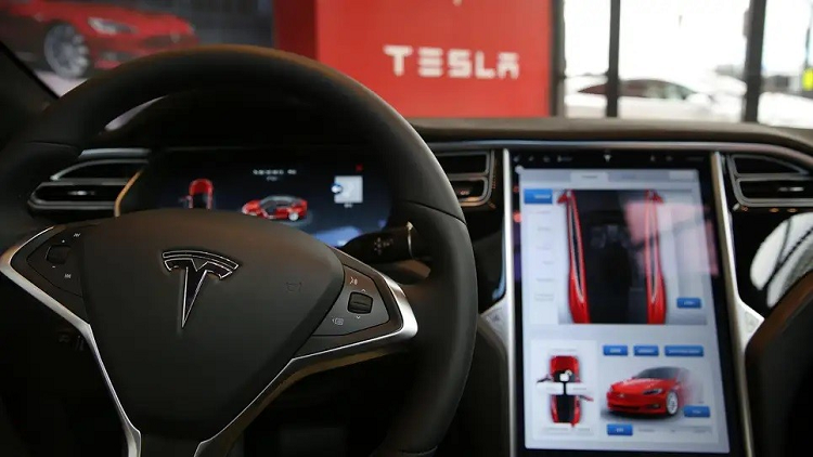 Tesla phai hoan tien cho khach mua Model 3 vi che do Autopilot