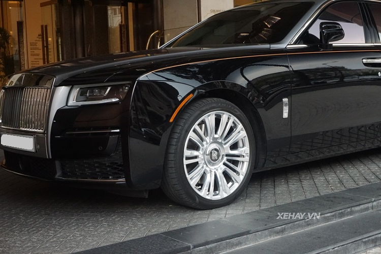 Rolls-Royce Ghost moi tu 30 ty, mau son coachline dac biet tai VN-Hinh-3