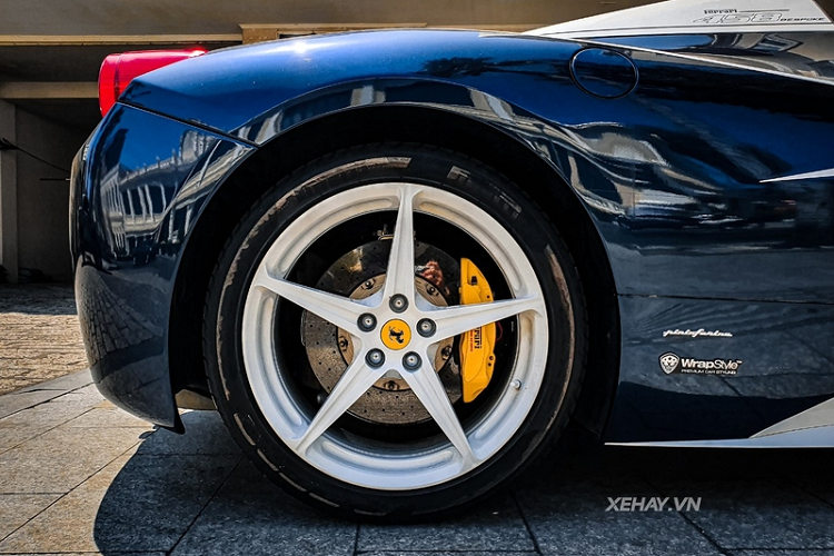 Sieu xe Ferrari 458 Spider thu 2 tai Viet Nam “tai xuat” o Sai Gon-Hinh-2