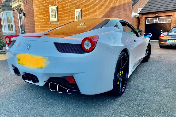 Chiec Ferrari 458 