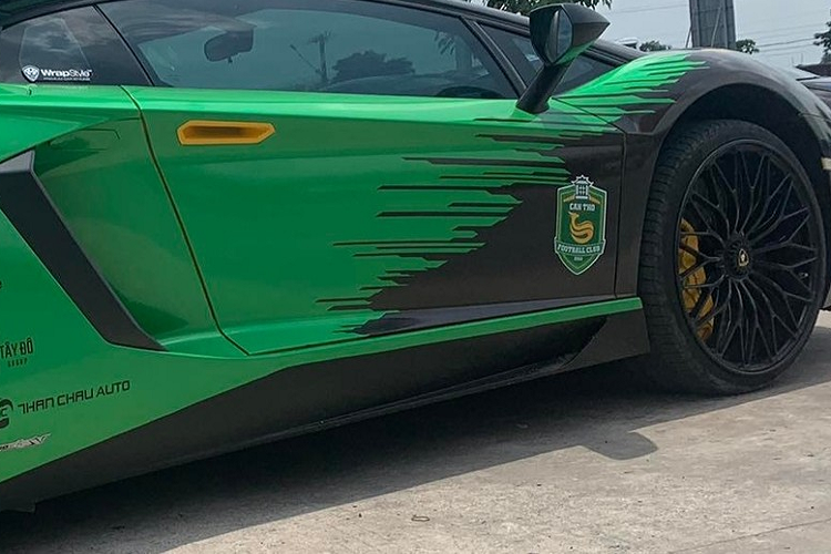 Lamborghini Aventador SV hon 30 ty vua ve Viet Nam da 