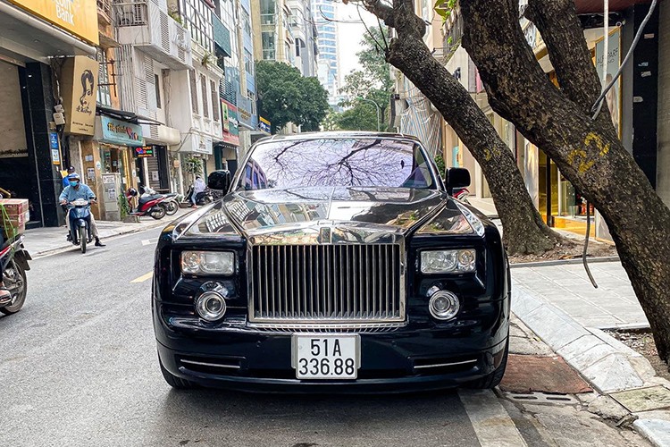 Rolls-Royce Phantom “Rong” hon 35 ty cua Bau Kien bat ngo tai xuat-Hinh-10