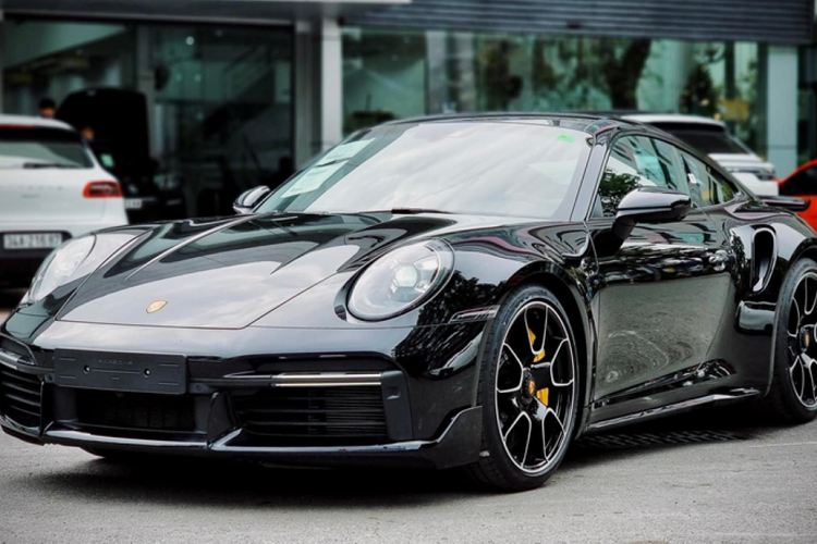 Tan thay Porsche 911 Turbo hon 15 ty cua ong Dang Le Nguyen Vu