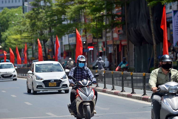 Tin thoi tiet ngay 27-4: Cac tinh phia Bac va Trung Trung Bo co nang nong tren dien rong