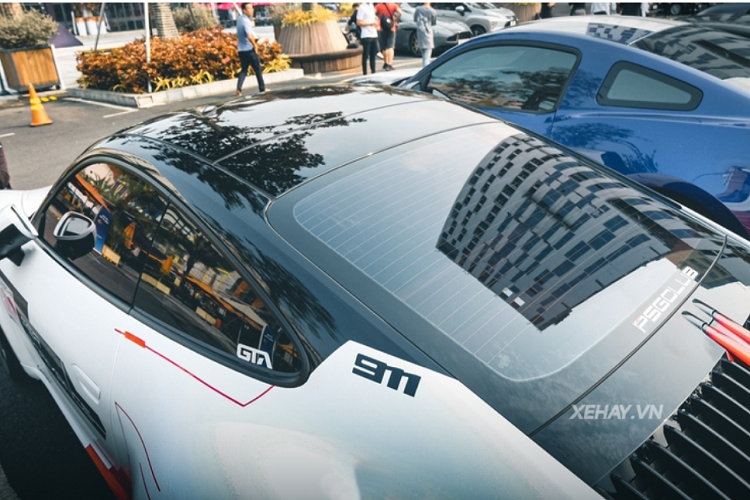 Chiec Porsche 911 Carrera S noi ban bat canh dan sieu xe VietRally-Hinh-7