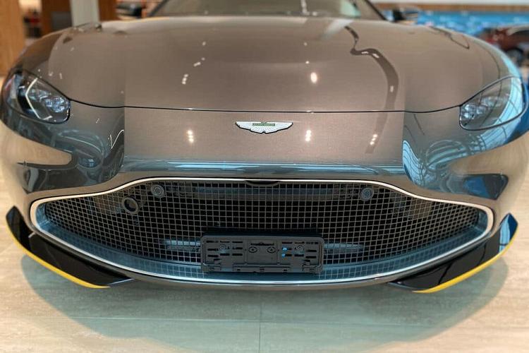 Aston Martin Vantage 007 Edition gioi han 100 chiec ve Viet Nam-Hinh-4