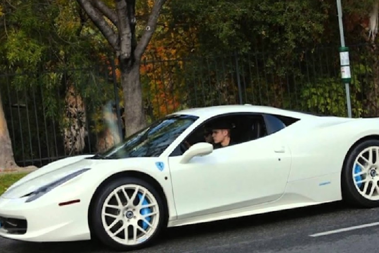 Ly do hang Ferrari “cach mat”, cam Justin Bieber mua sieu xe?-Hinh-6